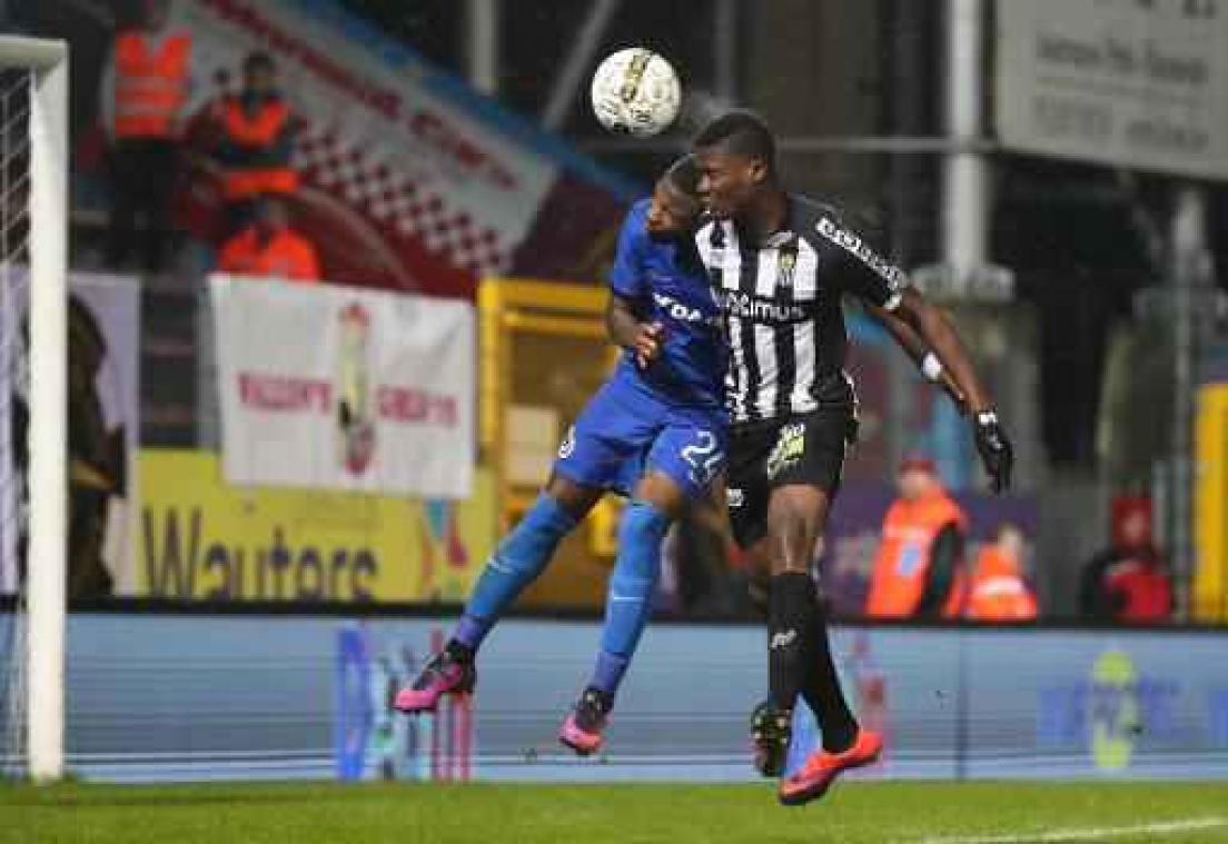 Jupiler Pro League - Charleroi pakt tweede plaats met 1-0 zege tegen Club Brugge