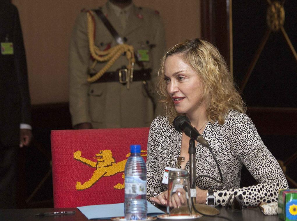 Madonna geeft fans vroeg kerstcadeau