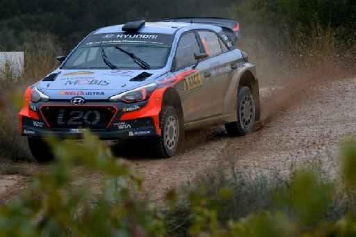 Rally van Catalonië - Thierry Neuville klimt naar derde plek, Sébastien Ogier blijft leider