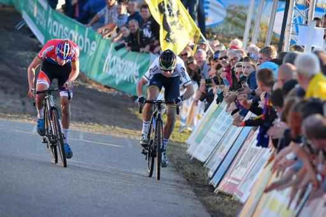 Superprestige Zonhoven - Wout van Aert "zag zege door handen glippen in sprint"
