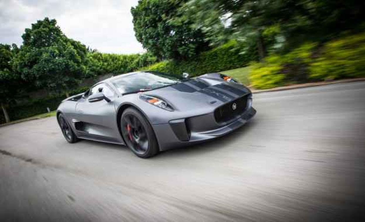 Bondschurk mag plaatsnemen in de exclusieve Jaguar C-X75