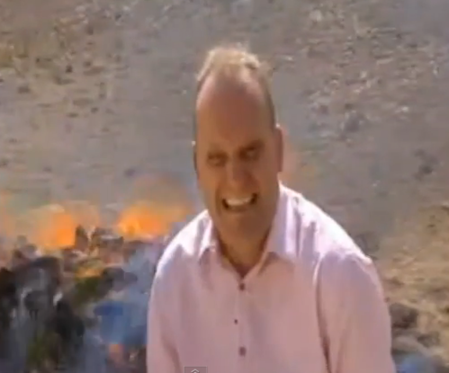 BBC-journalist staat stoned voor de camera