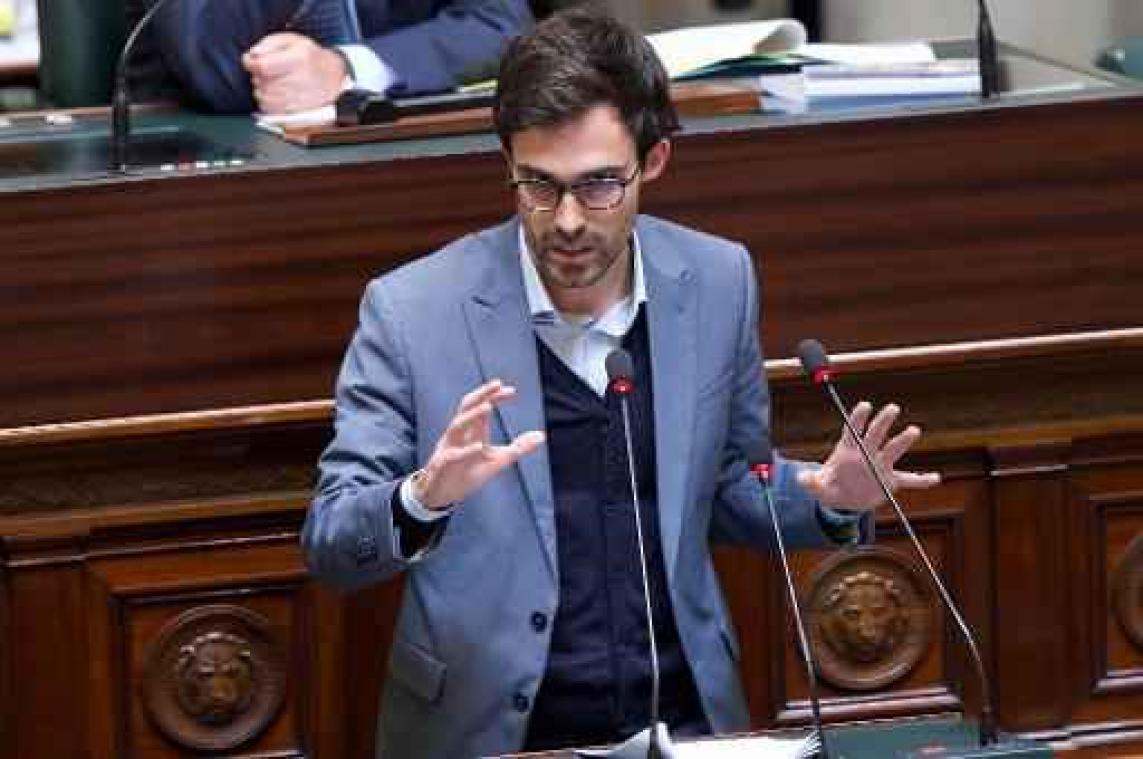 Calvo (Groen) roept premier op N-VA boel niet te laten verzieken