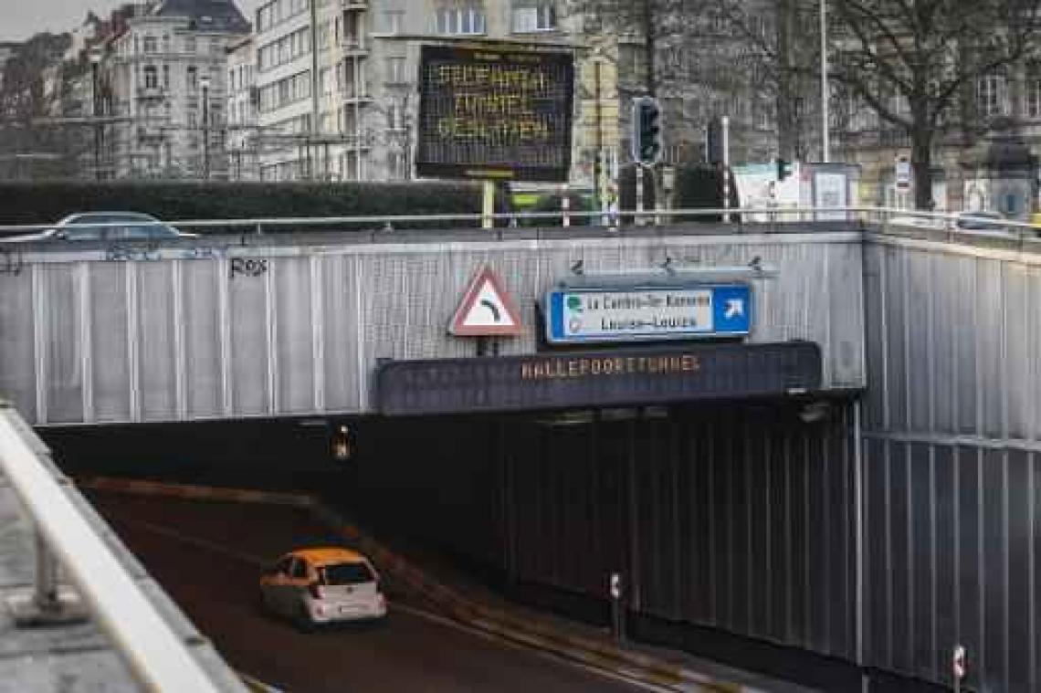 Bestuurder met voorlopig rijbewijs vlamt aan 160 km/u door Hallepoorttunnel