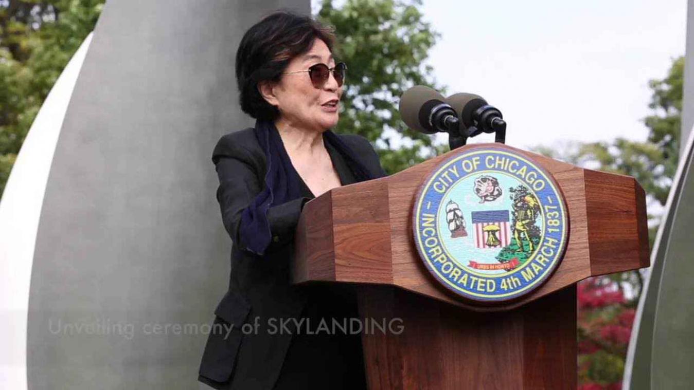 Yoko Ono stelt eerste openbare kunstinstallatie voor