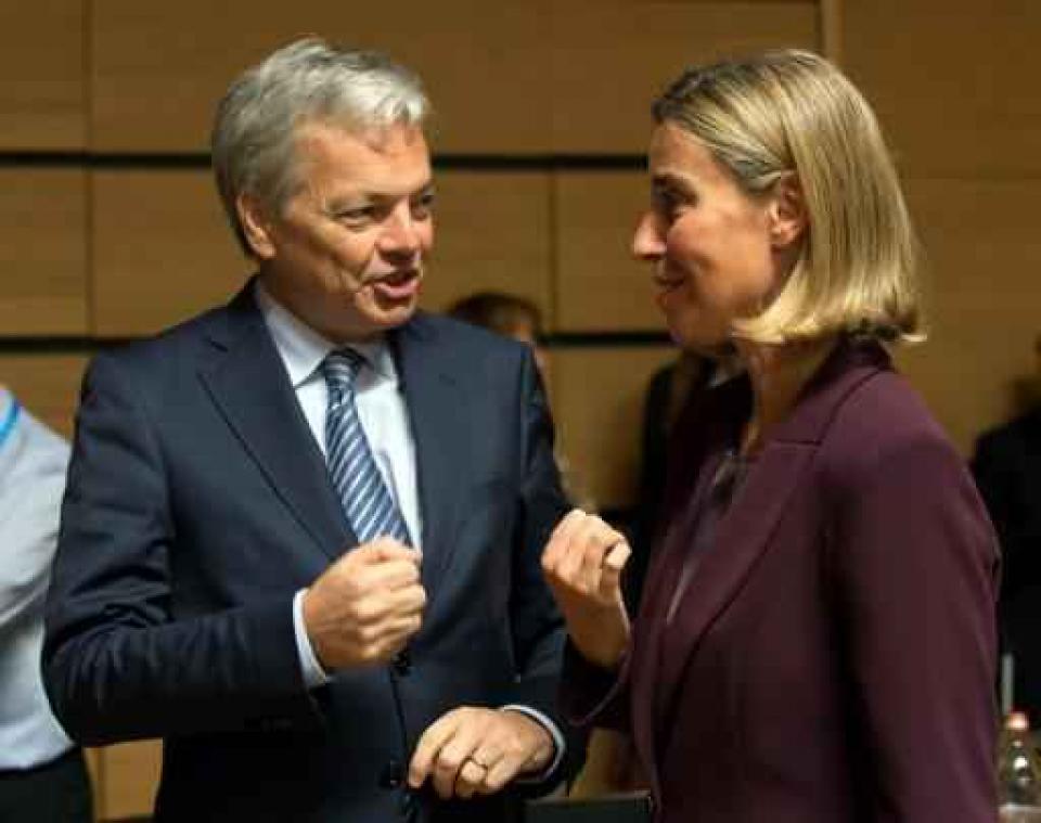 Reynders: "27,5 lidstaten gaan akkoord om CETA-verdrag te ondertekenen"