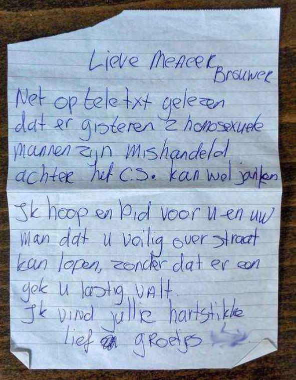 Homokoppel krijgt vertederende boodschap van buurvrouw