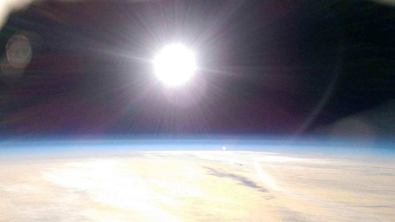 Uitvinder maakt eerste beelden van de stratosfeer met een smartphone
