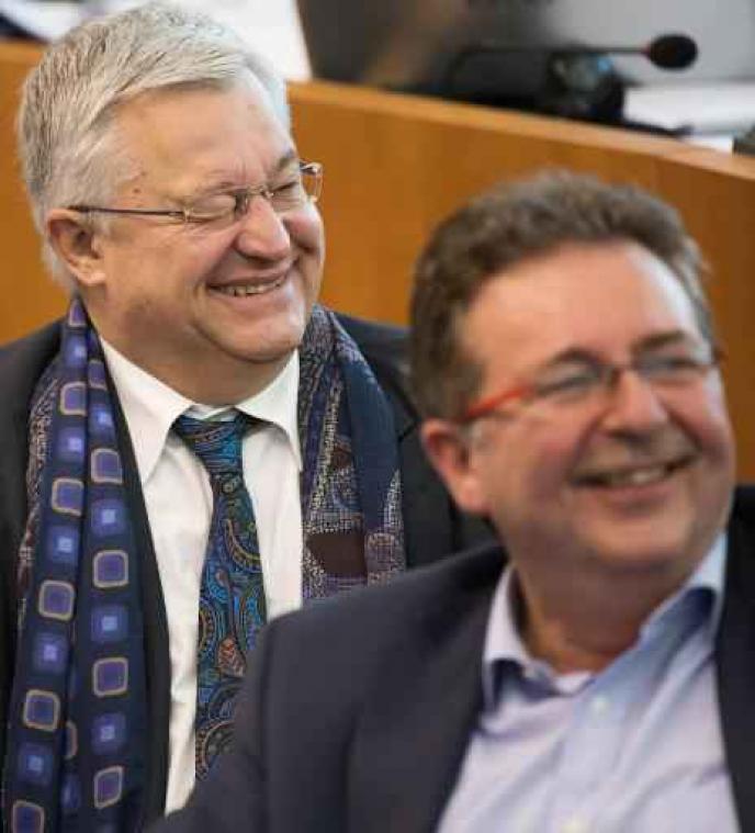 Brusselse regering kan nu geen mandaat geven, speelt bal door aan parlement