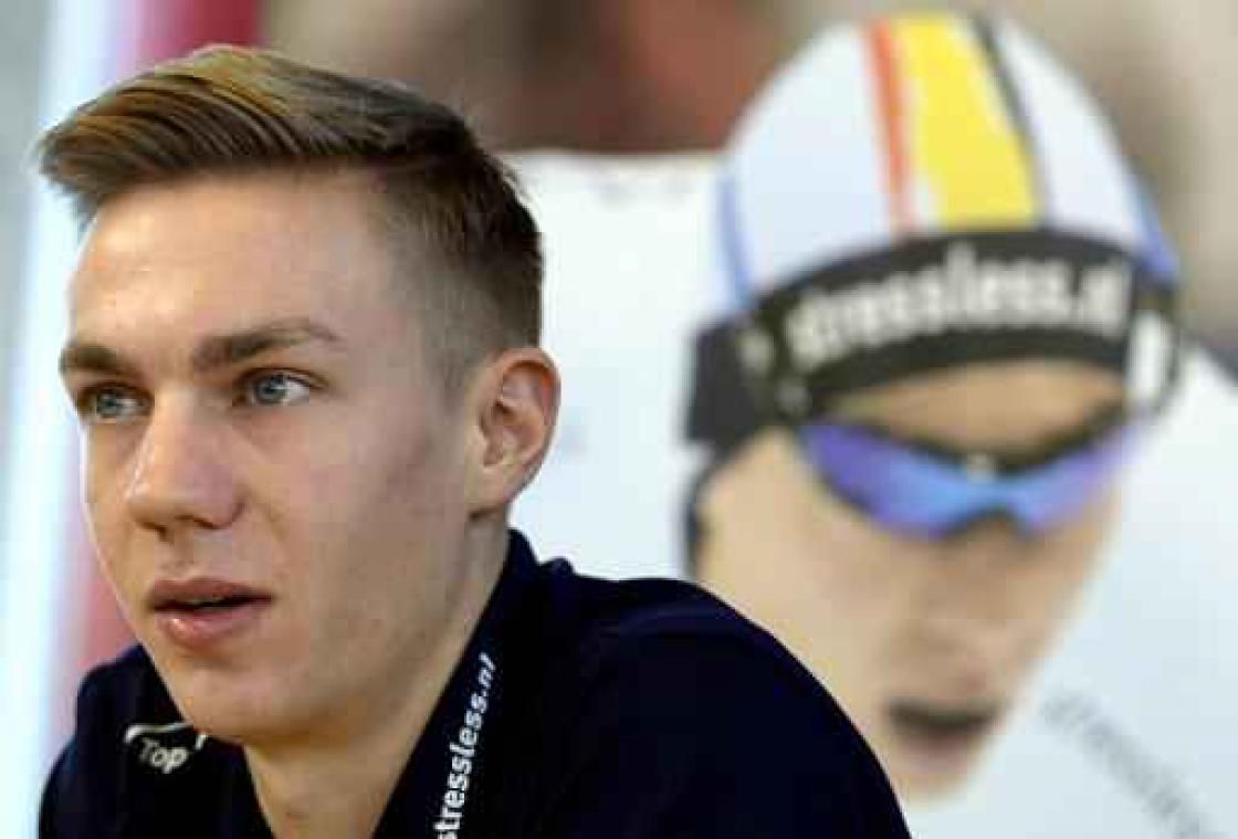 Bart Swings schaatst in Inzell baanrecord en nationale toptijd op 3.000 meter