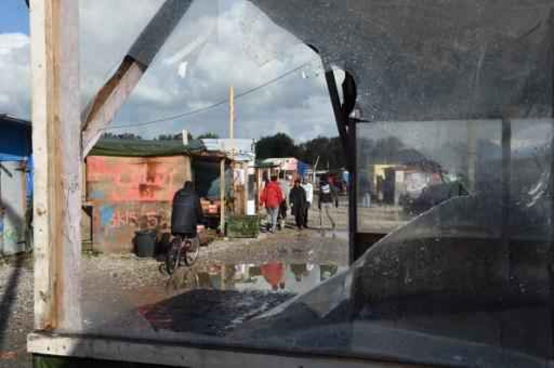 Hulporganisaties tellen nog ruim 8.000 illegalen in Jungle Calais