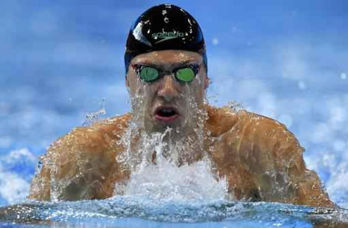 Jonas Coreelman breekt record van Deburghgraeve op 50 meter schoolslag kortebaan