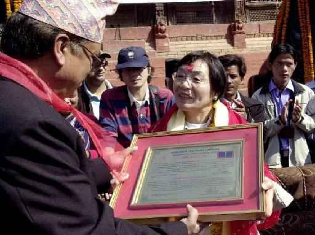 Eerste vrouw ooit op top van Mount Everest overleden