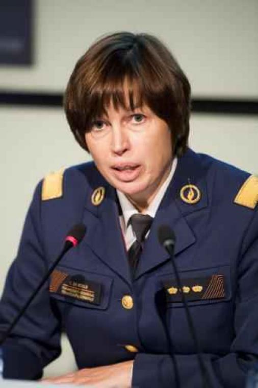Topvrouw federale politie wil meer volk en minder zones