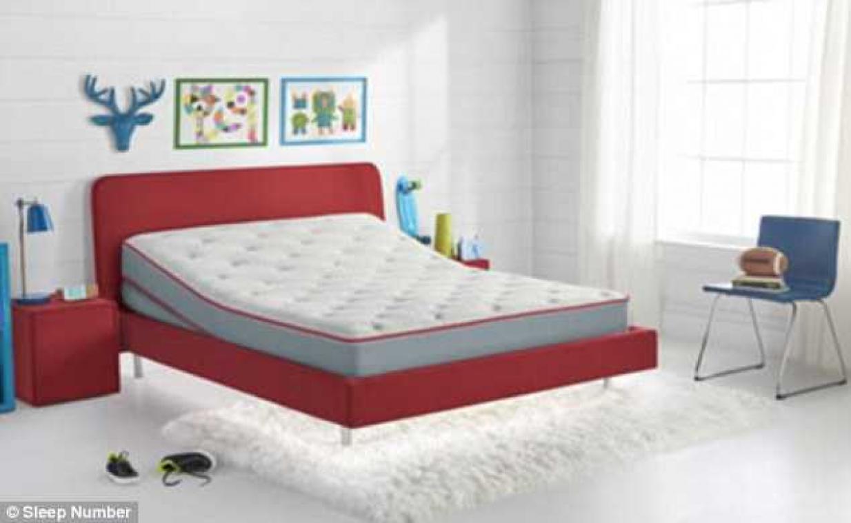 Slim bed waarschuwt ouders wanneer kinderen uit bed gaan of nachtmerries hebben