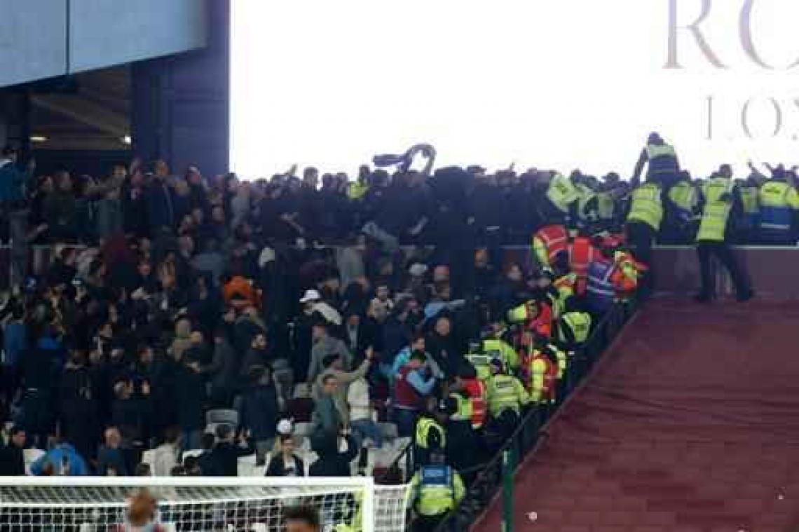 Rellen bij West Ham tegen Chelsea