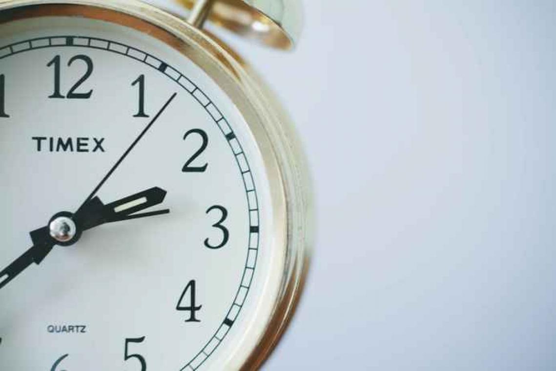 Morgen kunnen we een uurtje langer slapen