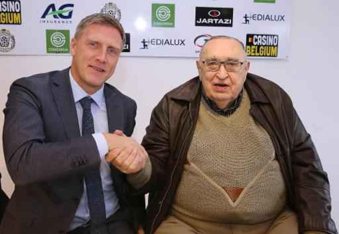 Lokeren-voorzitter Roger Lambrecht wil met Runar Kristinsson opnieuw prijzen pakken