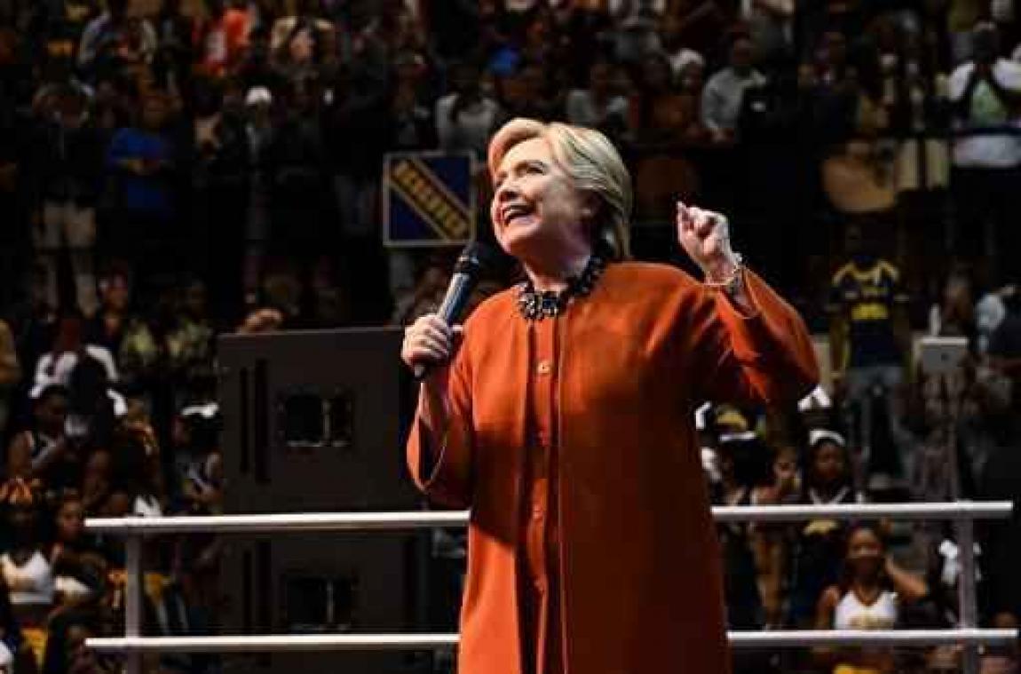 FBI heropent het onderzoek naar de private e-mailserver van Hillary Clinton