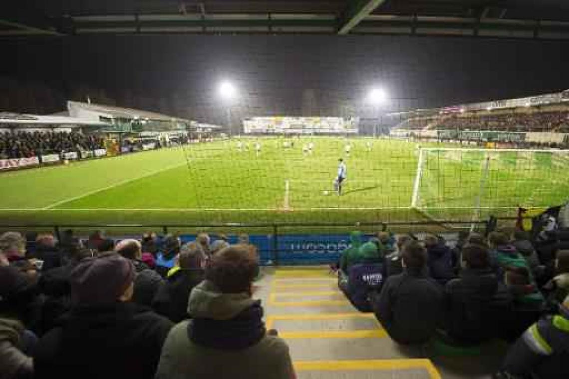 Spelersbus van Excelsior Virton uitgebrand
