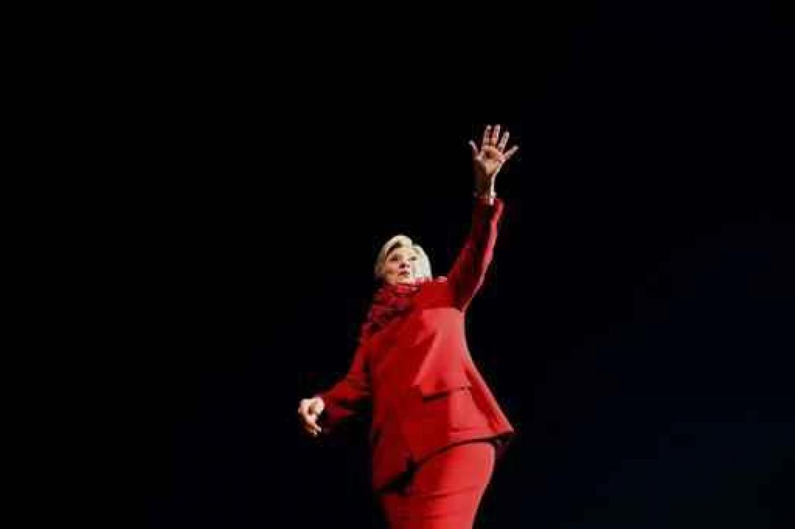 Race Witte Huis - Clinton kreeg vragen van debatten tijdens voorverkiezingen op voorhand