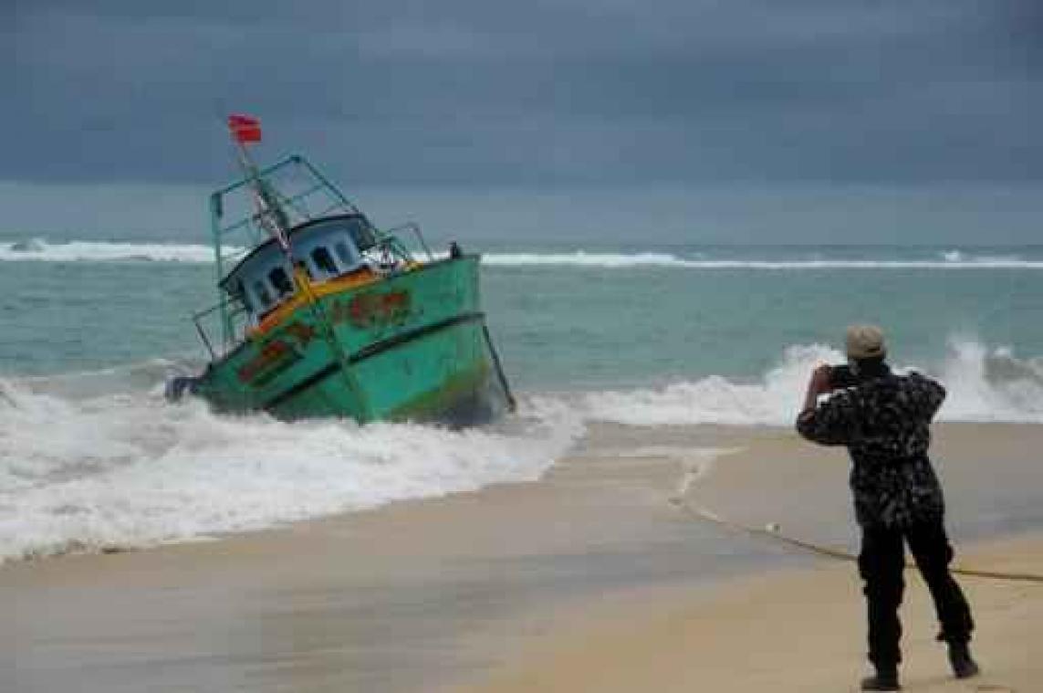 Minstens 18 doden en 36 vermisten bij schipbreuk in Indonesië