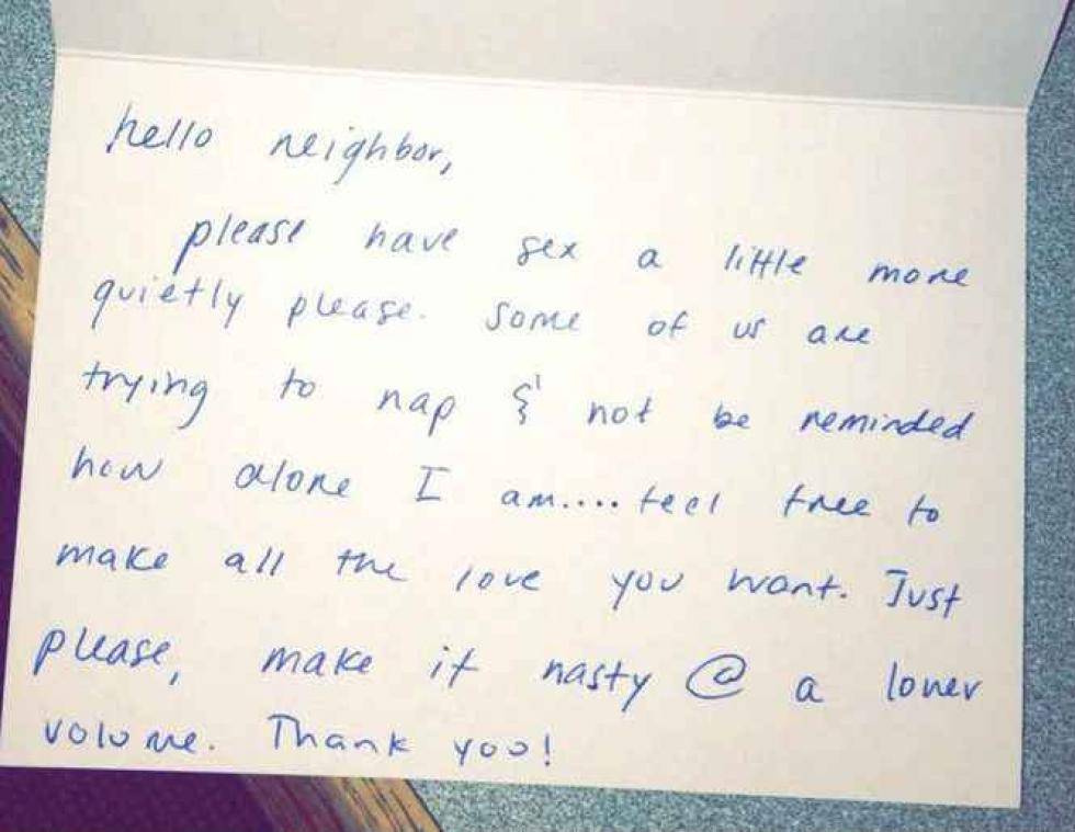 Studente klaagt over te luide seks en krijgt hilarisch antwoord van buren
