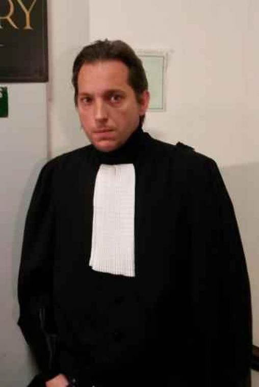 Ayoub Bazarouj vraagt schadevergoeding voor schade tijdens huiszoekingen