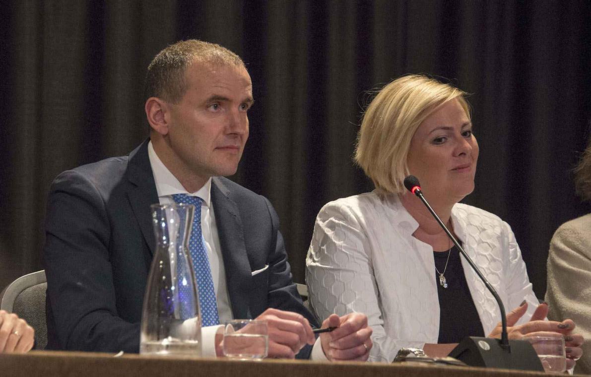 IJslandse bevolking en president verzetten zich tegen loonsverhoging politici