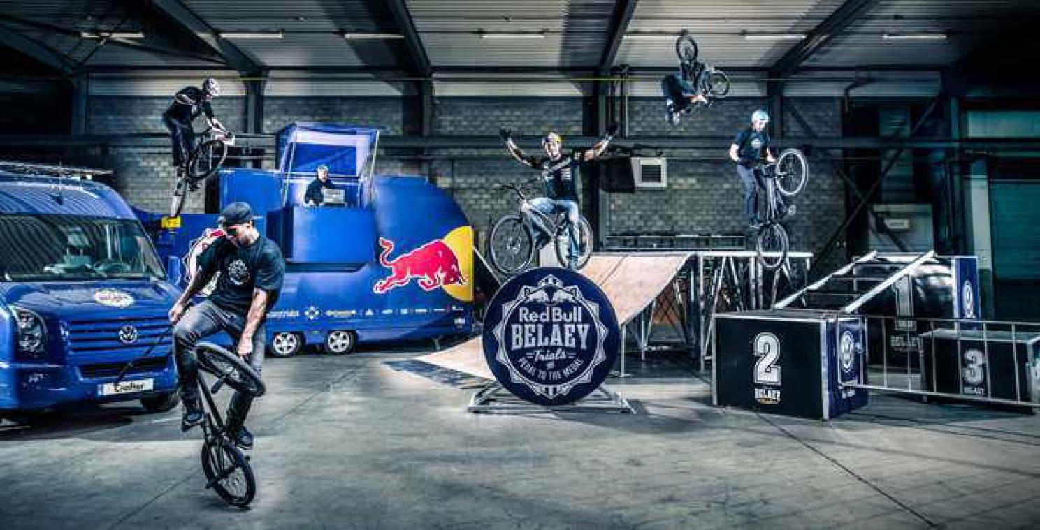 Kenny Belaey en Red Bull verzorgen het spektakel op het Autosalon