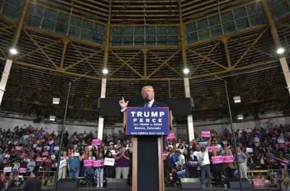 Trump uit kritiek op Clinton voor inzetten van beroemdheden
