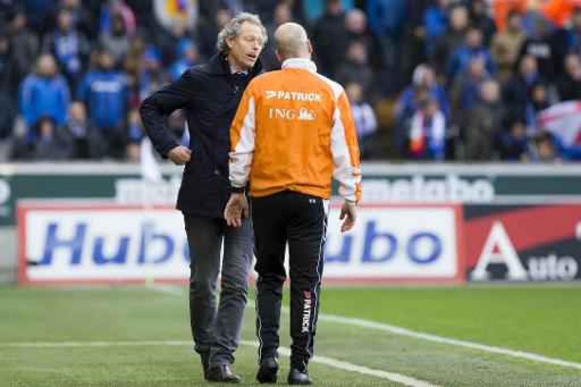 "Significante boetes" voor stafleden die naar tribunes verwezen worden