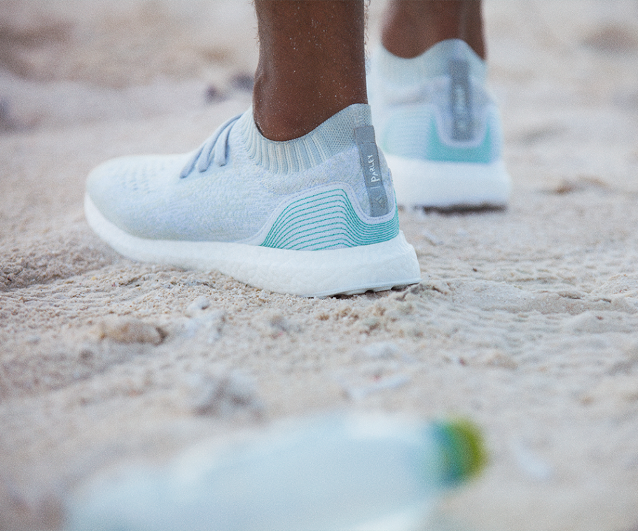 Adidas lanceert schoenen met plastic uit de oceaan