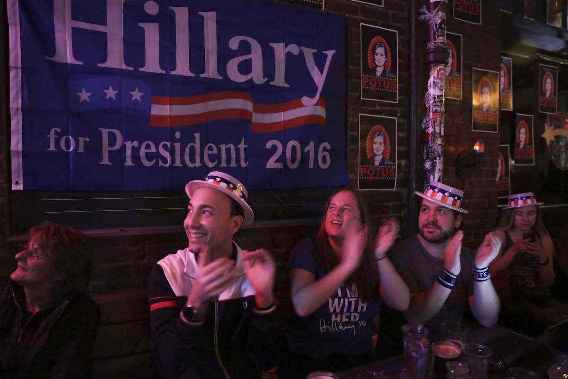 LIVE - California plaatst Clinton in koppositie