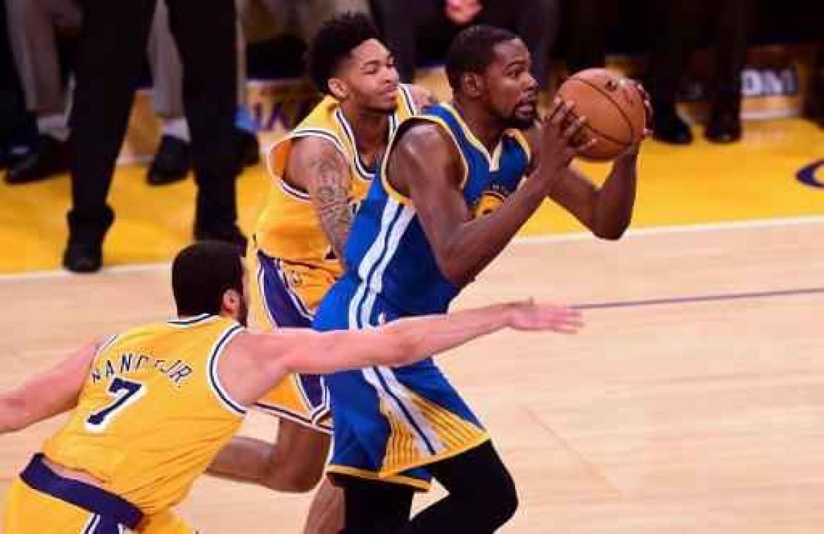 Kevin Durant evenaart Michael Jordan