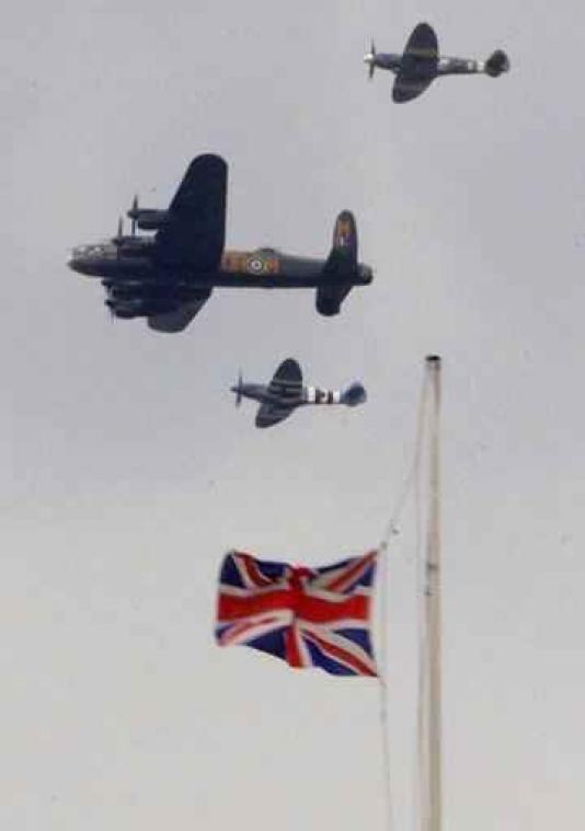Eerste lichaam geborgen uit Engelse bommenwerper die in 1945 neerstortte in Glabbeek