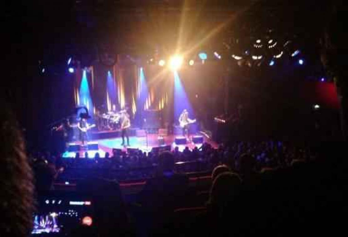 Aanslagen Parijs - Sting begint concert in Bataclan met 1 minuut stilte