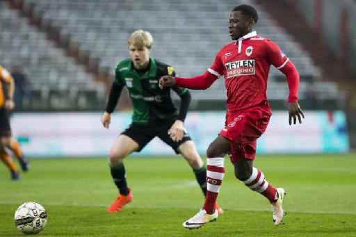 Proximus League - Antwerp-fans laten ongenoegen blijken tijdens gelijkspel tegen Cercle Brugge