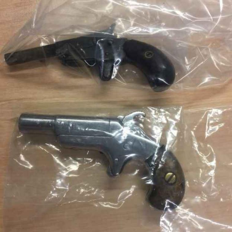 Motorrijder betrapt met pistool tussen de billen