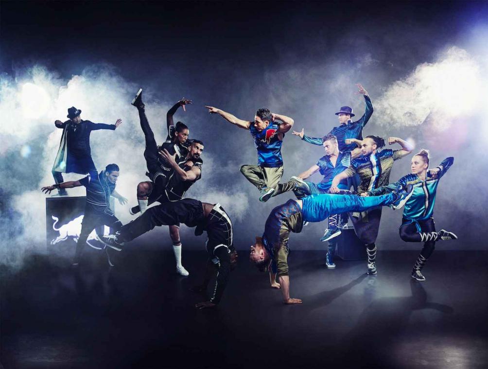 Nieuw dansspektakel komt naar België: Red Bull Flying Illusion!