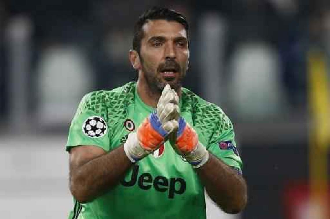 Italiaanse doelman Buffon evenaart Europees record aantal interland van Iker Casillas