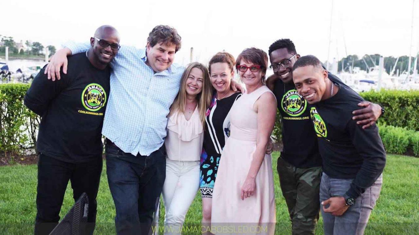 Canadezen steken Jamaicaans bobsleeteam een handje toe