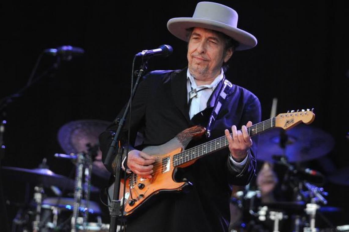 Bob Dylan stuurt zijn kat naar uitreiking Nobelprijs
