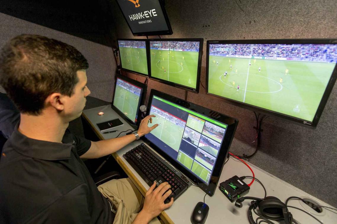 FIFA wil videorefs op WK in Rusland