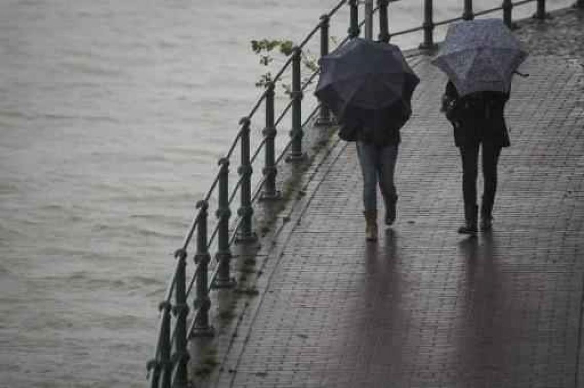 De huilende wind gaat weer wild tekeer