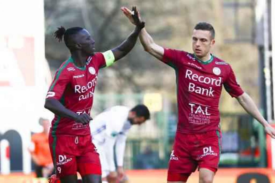 Zulte Waregem verstevigt leidersplaats na winst tegen Anderlecht