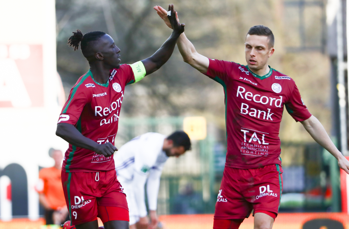Zulte Waregem zet herfsttitel in de verf