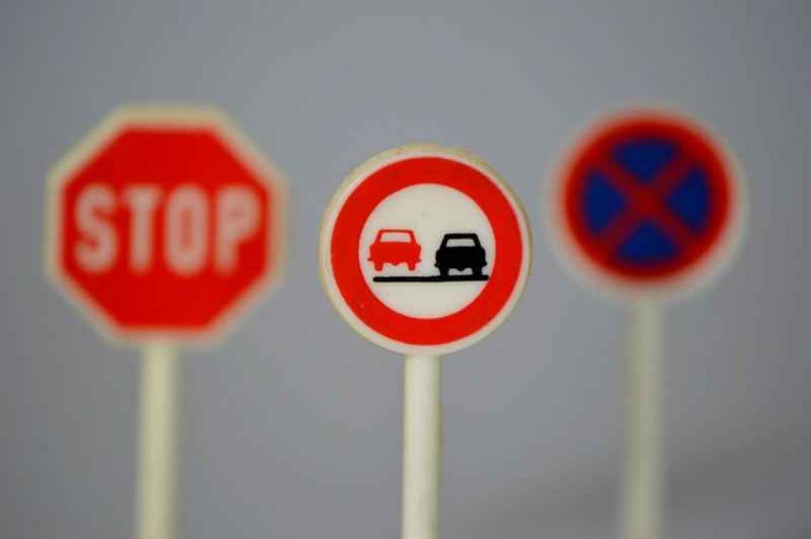 Verkeersbordendief houdt Oost-Vlaanderen in de ban