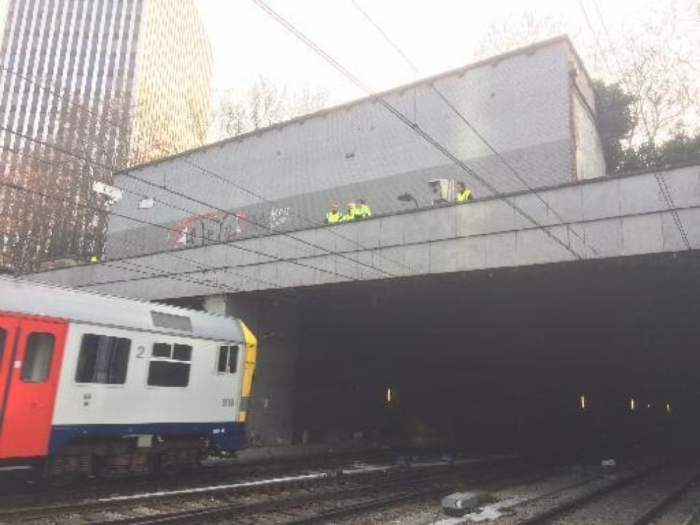 Nieuwe flitscamera van Infrabel spoort schade aan bovenleiding op