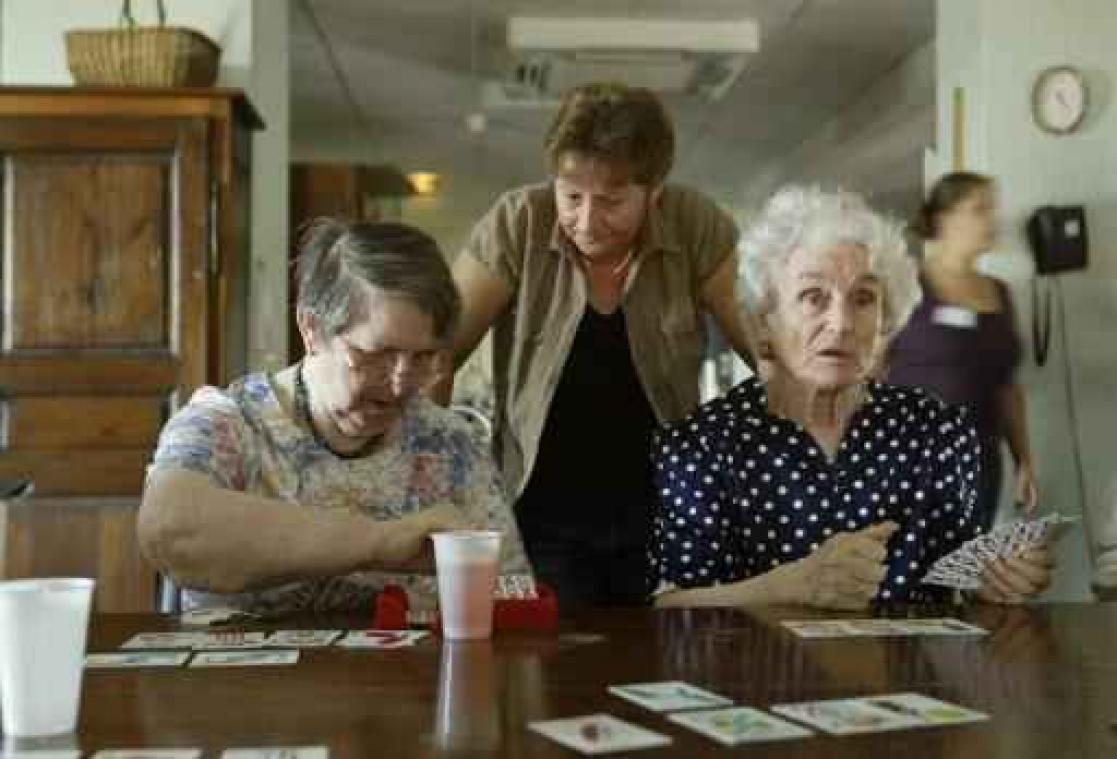 Woonzorgcentra met kleine, huiselijke leefeenheden zijn werkbaarder voor personeel